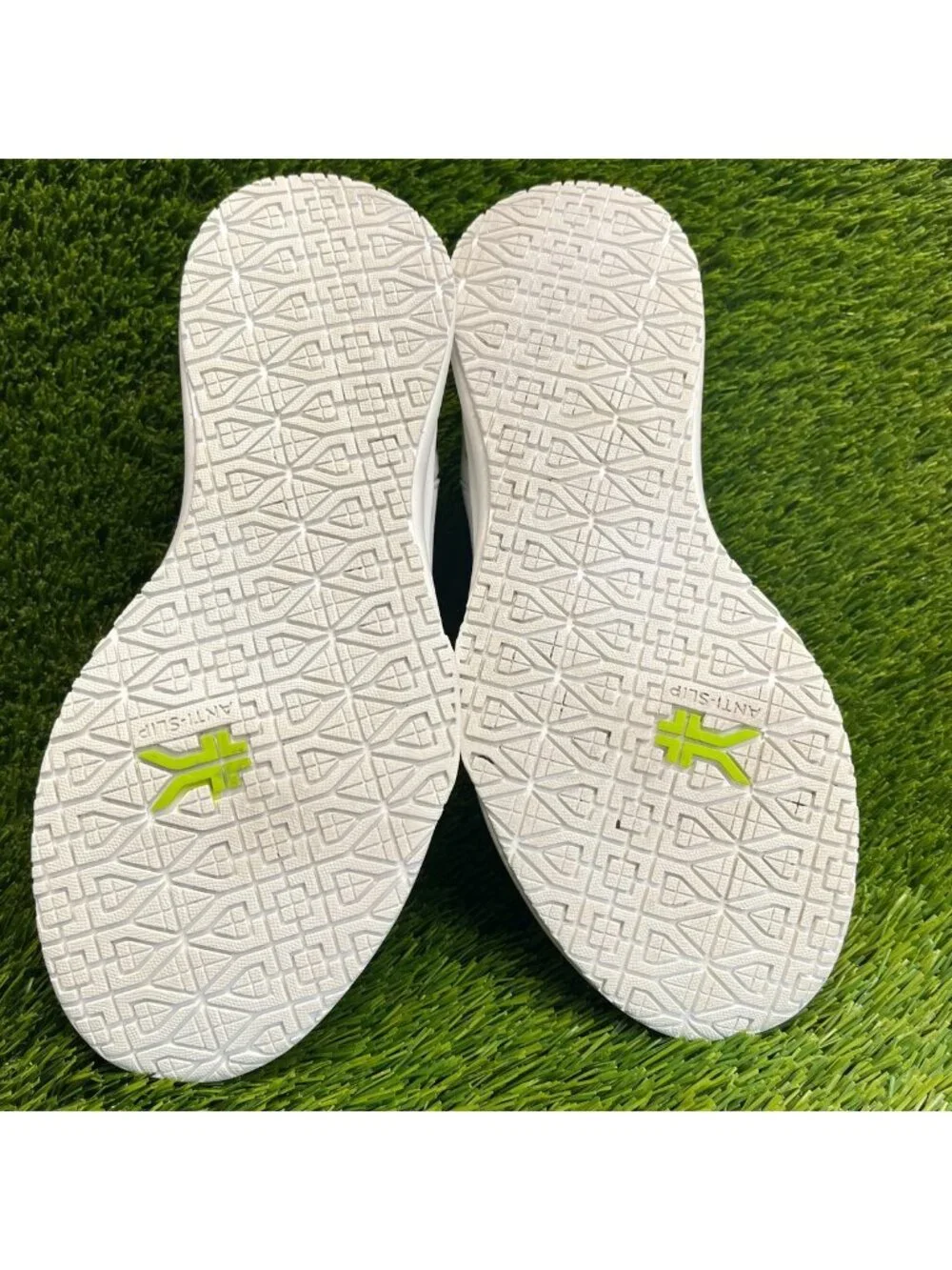 Kuru Shift Womens Size 7.5 White Athletic Walking Anti-Slip Shoes Sneakers